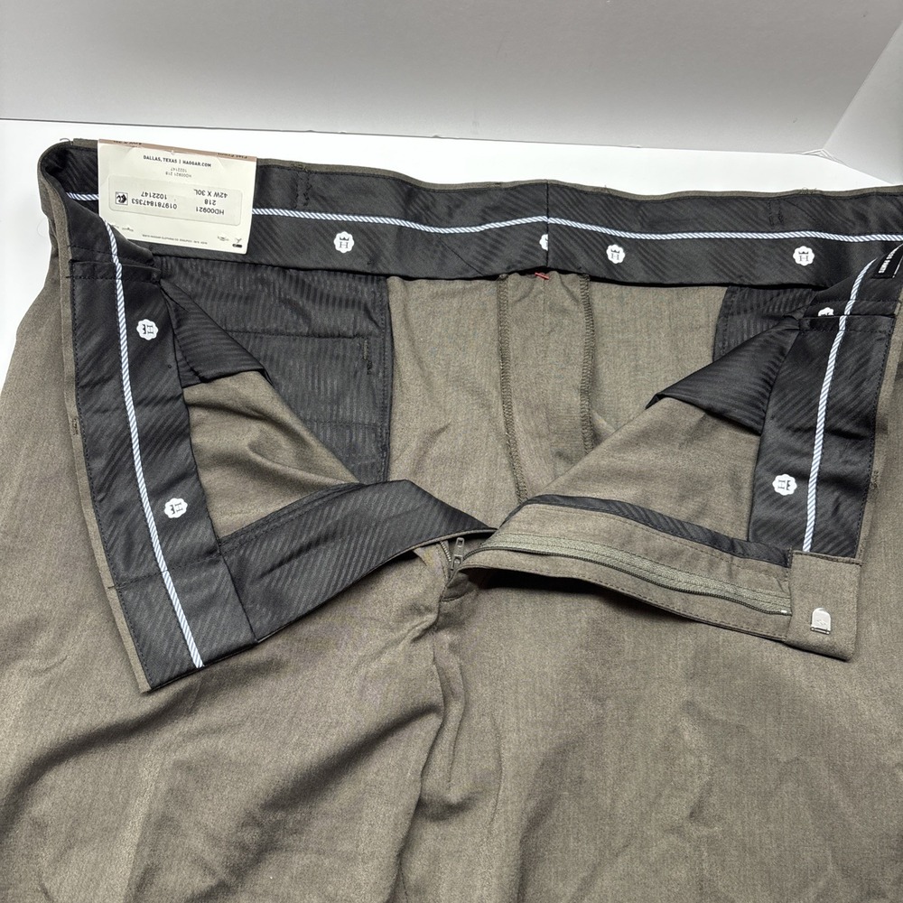 NWT Haggar Premium Comfort Classic Fit Dress Pants Mens 42X30 Brown‎ - Picture 2 of 10